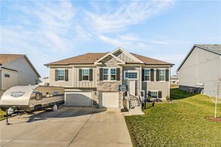 1012 Poplar Lane, Liberty, MO 64068