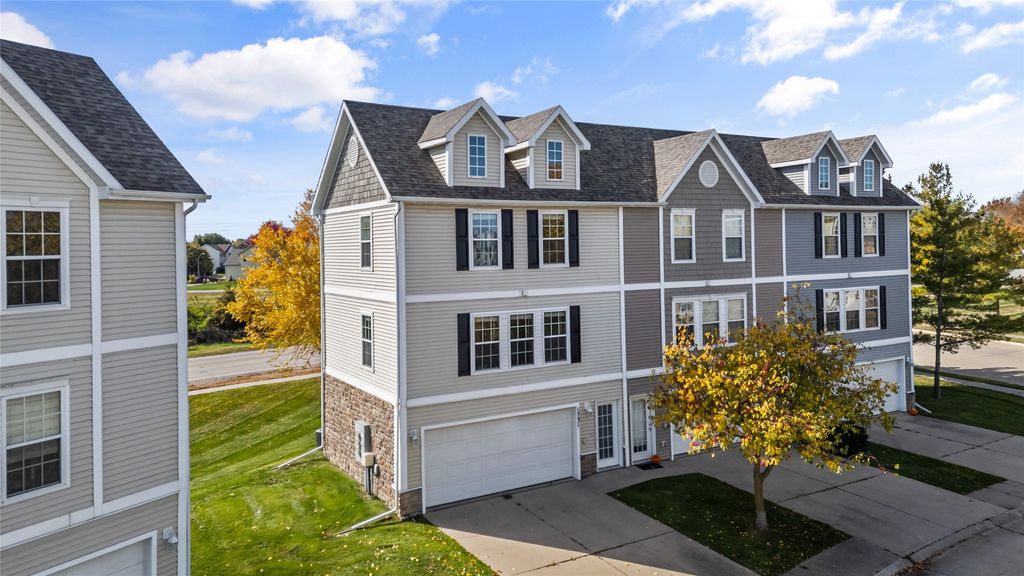 1731 SW 32nd Lane, Ankeny, IA 50023