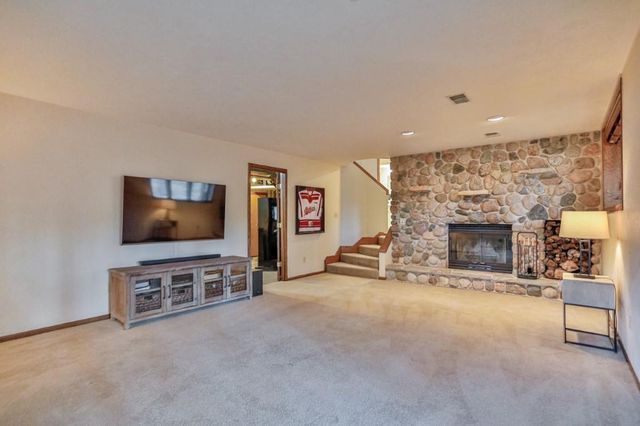227238 CLIFFSIDE COURT, Wausau, WI 54401