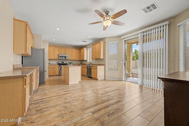 31292 N SADDLEBAG Lane, San Tan Valley, AZ 85143