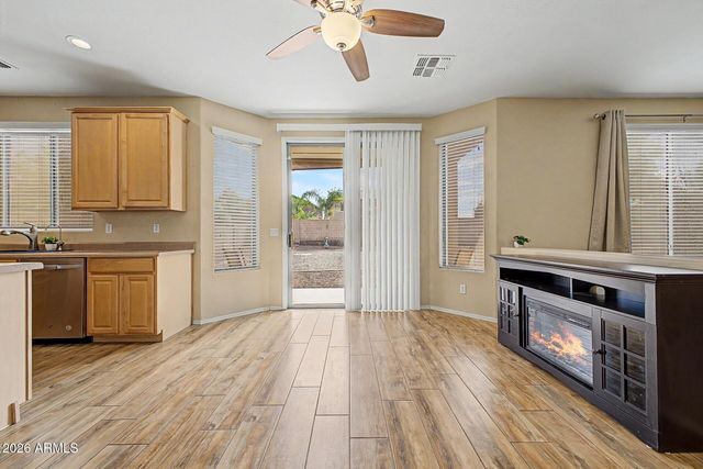 31292 N SADDLEBAG Lane, San Tan Valley, AZ 85143