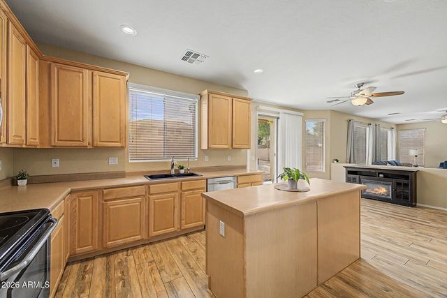 31292 N SADDLEBAG Lane, San Tan Valley, AZ 85143