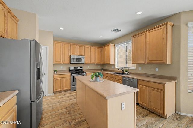 31292 N SADDLEBAG Lane, San Tan Valley, AZ 85143