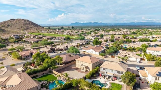 31292 N SADDLEBAG Lane, San Tan Valley, AZ 85143