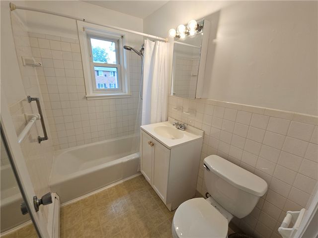 70 Carroll Avenue 1004, Newport, RI 02840