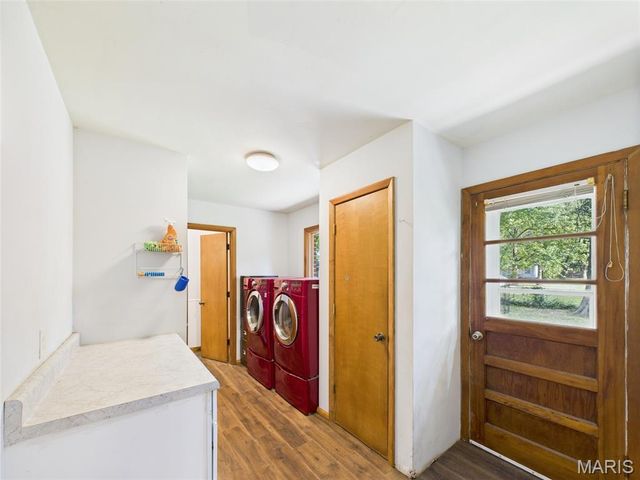 515 W James Boulevard, St James, MO 65559