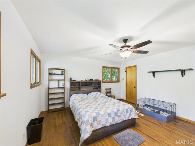 515 W James Boulevard, St James, MO 65559