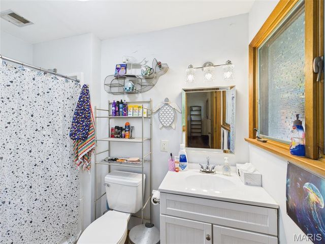 515 W James Boulevard, St James, MO 65559