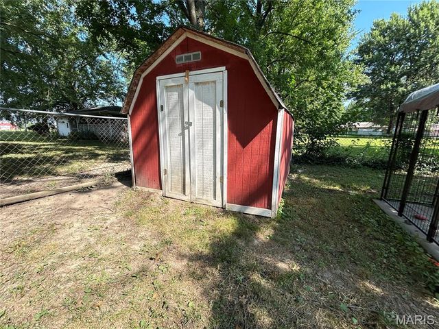 515 W James Boulevard, St James, MO 65559