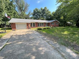 515 W James Boulevard, St James, MO 65559