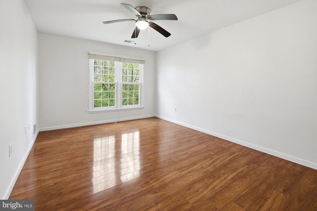 2832 CHABLIS CIR, Woodbridge, VA 22192