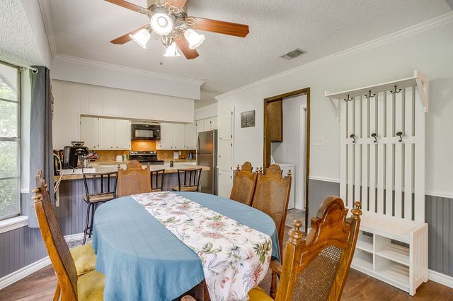 529 Jayellen Avenue, Burleson, TX 76028