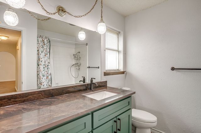 529 Jayellen Avenue, Burleson, TX 76028