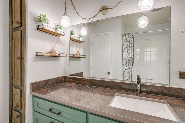 529 Jayellen Avenue, Burleson, TX 76028