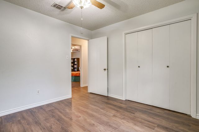 529 Jayellen Avenue, Burleson, TX 76028