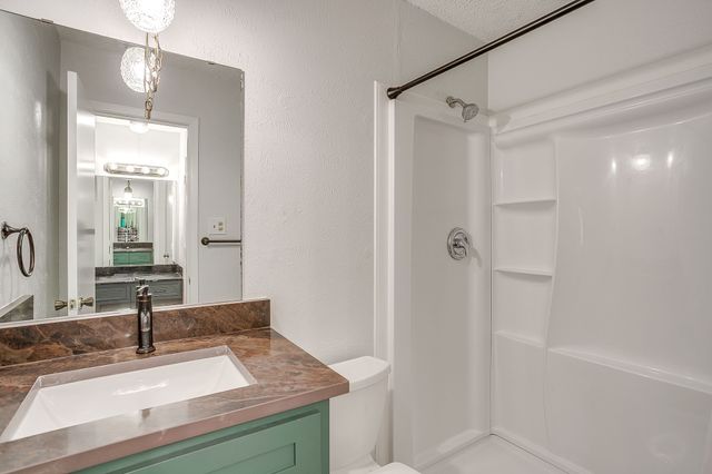 529 Jayellen Avenue, Burleson, TX 76028