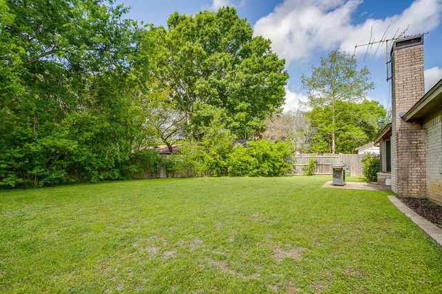 529 Jayellen Avenue, Burleson, TX 76028