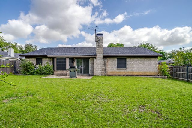 529 Jayellen Avenue, Burleson, TX 76028