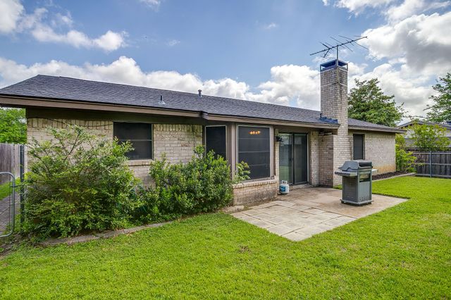 529 Jayellen Avenue, Burleson, TX 76028