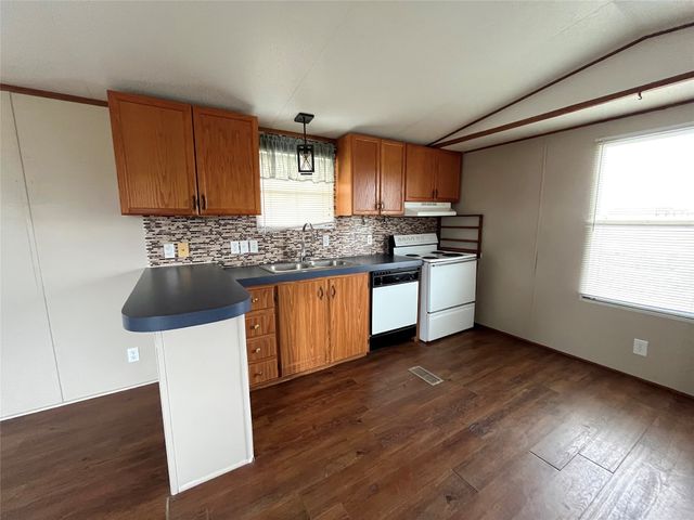 8082 Fm 697, Whitewright, TX 75491