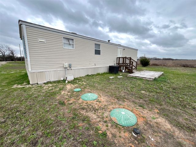 8082 Fm 697, Whitewright, TX 75491