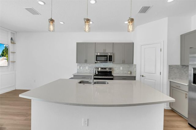 8792 WINTER BREEZE WAY, Sarasota, FL 34241