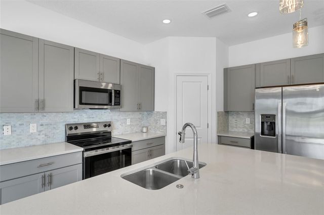 8792 WINTER BREEZE WAY, Sarasota, FL 34241