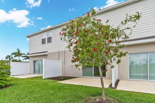 8792 WINTER BREEZE WAY, Sarasota, FL 34241