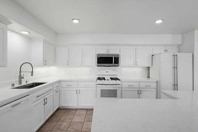 14 Orange Blossom Way, Watsonville, CA 95076