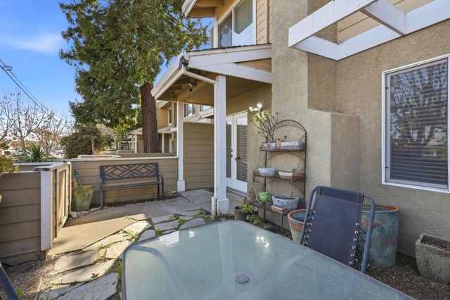 14 Orange Blossom Way, Watsonville, CA 95076