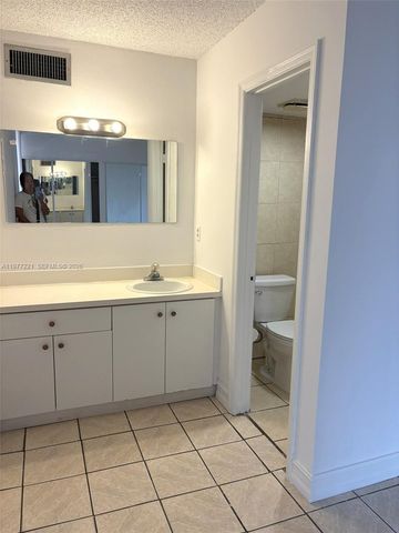 19805 SW 114th Ave 315, Miami, FL 33157