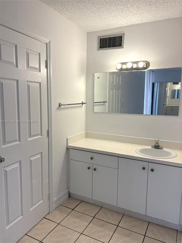 19805 SW 114th Ave 315, Miami, FL 33157