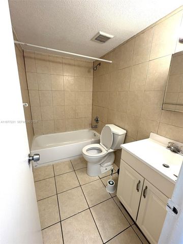 19805 SW 114th Ave 315, Miami, FL 33157