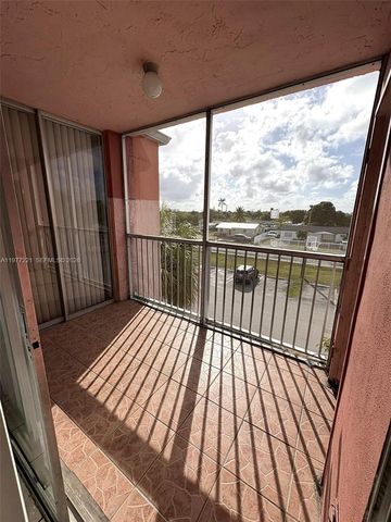 19805 SW 114th Ave 315, Miami, FL 33157