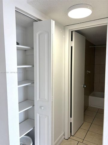 19805 SW 114th Ave 315, Miami, FL 33157