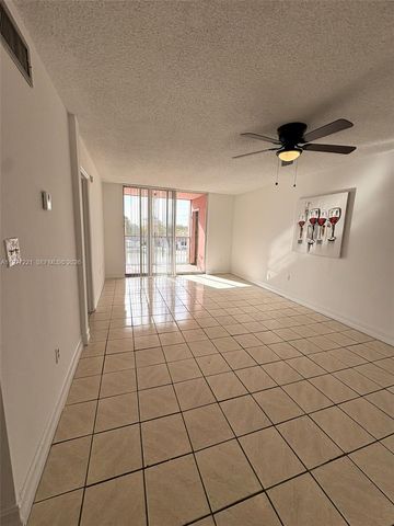 19805 SW 114th Ave 315, Miami, FL 33157