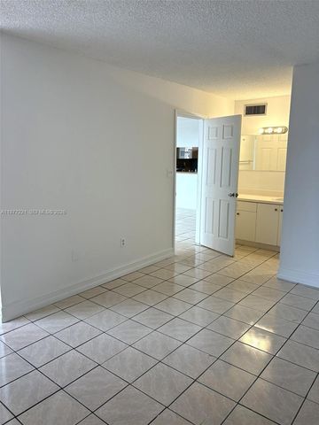 19805 SW 114th Ave 315, Miami, FL 33157