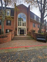 24208 Plantation NE Drive 208, Atlanta, GA 30324