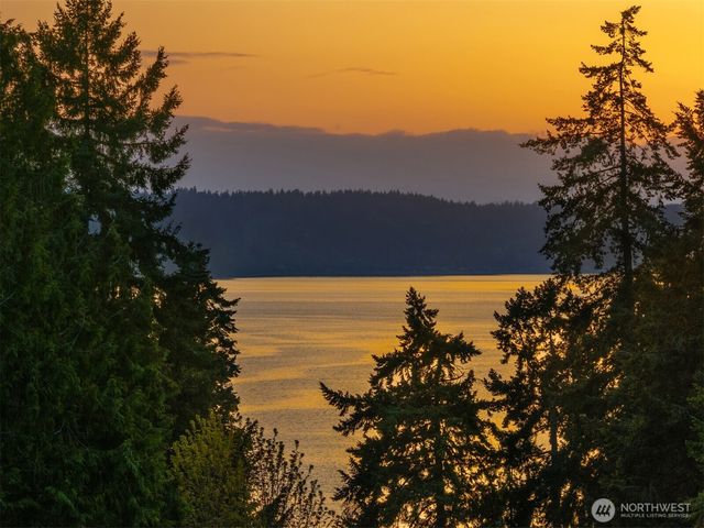 16311 25th Avenue SW, Burien, WA 98166