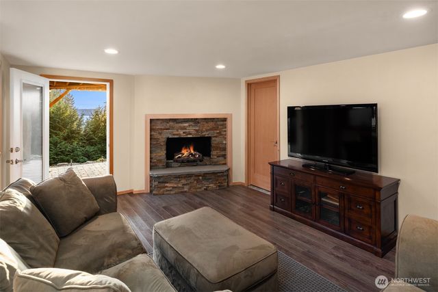 16311 25th Avenue SW, Burien, WA 98166