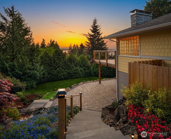 16311 25th Avenue SW, Burien, WA 98166