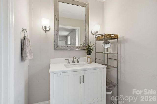 8033 Regent Park Lane, Charlotte, NC 28210