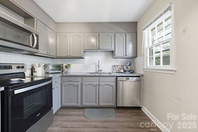 8033 Regent Park Lane, Charlotte, NC 28210