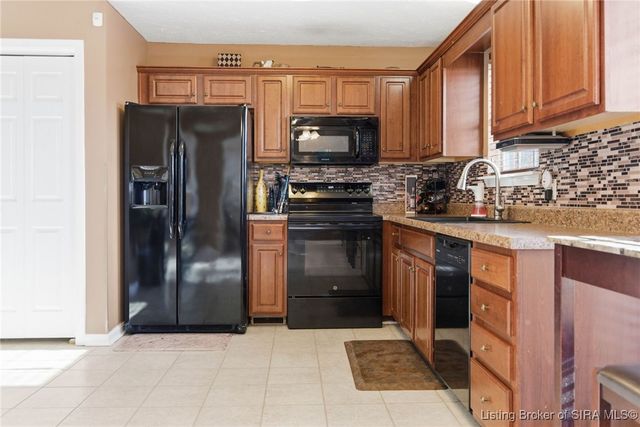 11901 Columbus Parkway, Sellersburg, IN 47172