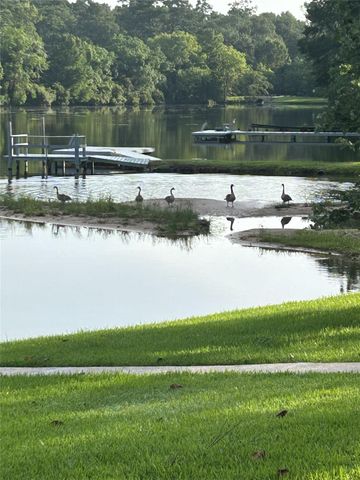 134 Sunset Lake, Huntsville, TX 77340