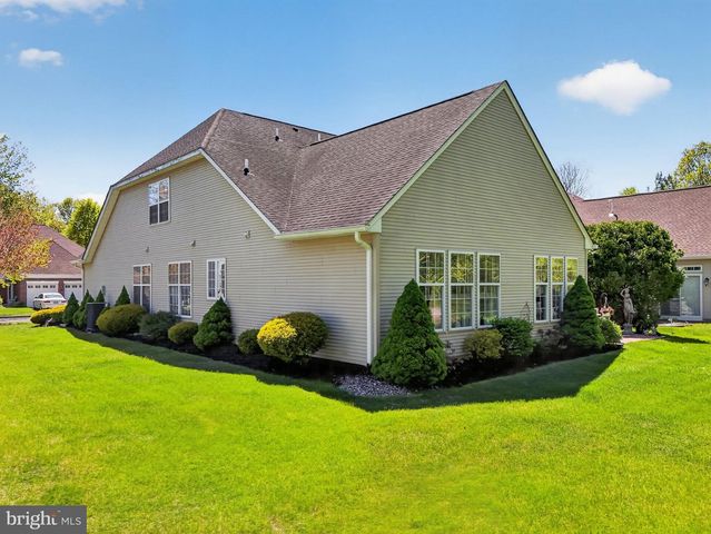 19 MONTE CARLO DR, Robbinsville, NJ 08691