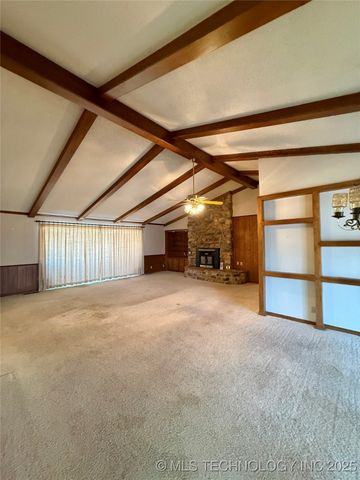 2011 W 1st, Sulphur, OK 73086