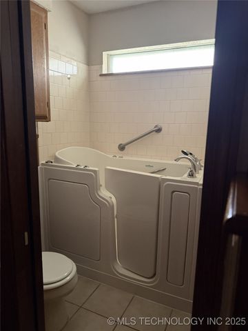 2011 W 1st, Sulphur, OK 73086