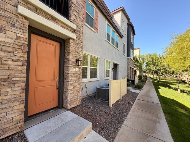 2348 E Huntington Drive, Phoenix, AZ 85040
