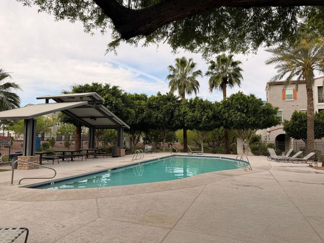 2348 E Huntington Drive, Phoenix, AZ 85040